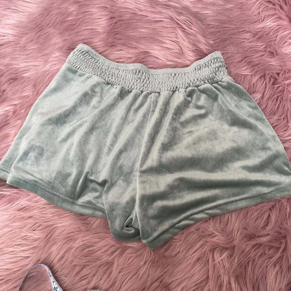 Alya Velour Shorts & True Lace Bralette - Picture 2 of 14